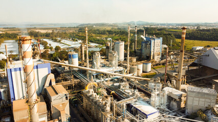 Planta industrial de uma fábrica de papel e celulose na cidade de Suzano, SP, Brasil