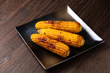 焼きとうもろこし