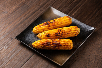 焼きとうもろこし