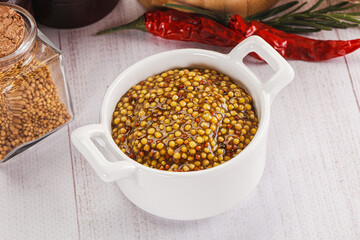 Spicy mustard sauce with seeds