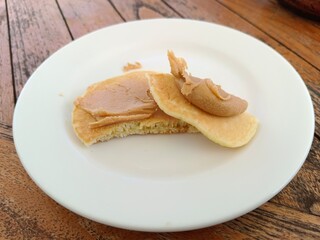 pancakes with peanut butter