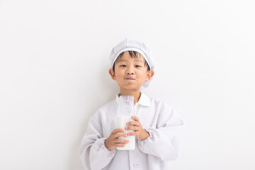 牛乳を飲む男の子　boy drinking milk