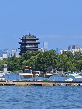 Daming Lake in Jinan, China is very beautiful