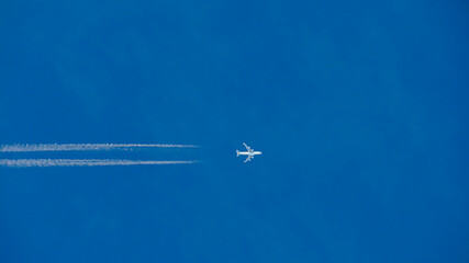 空飛ぶ飛行機