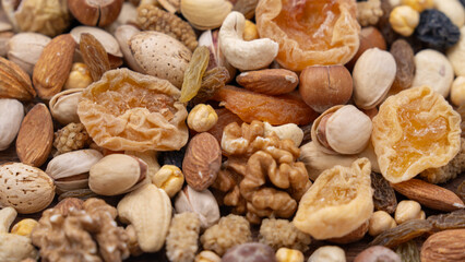 mixed nuts and dried fruits
