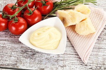 Cheese sauce in the bowl