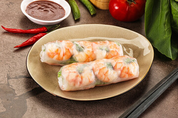 Vietnamese spring roll with prawn