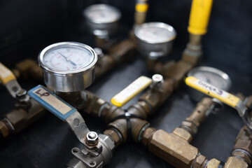 Commercial dive station air distribution control