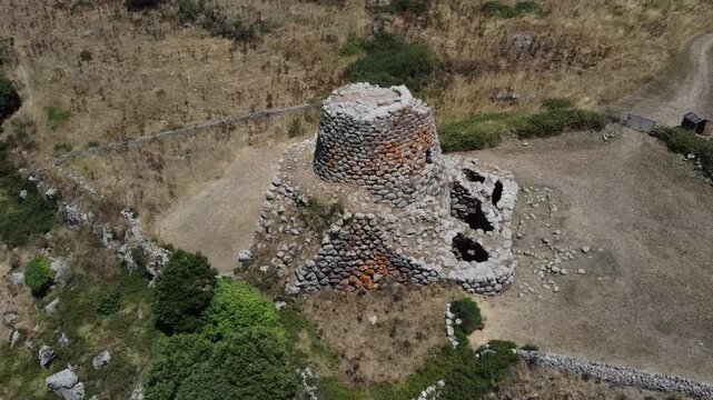 180 degree arc towards right - Nuraghe of St. Barbara in Macomer, Sardinia
