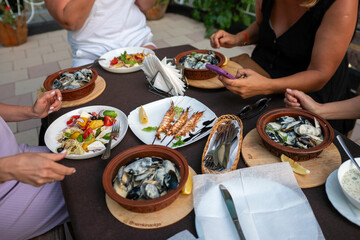 Seafood Dinner Table Friends Restaurant