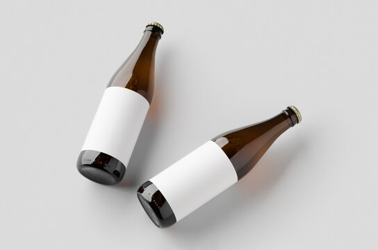 Beer bottle mockup. NRW, Vichy type. Blank label.