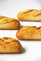 Mini chapata sobre fondo blanco - Conjunto de pan