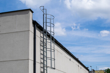 external fixed, safety and fire-fighting roof ladder