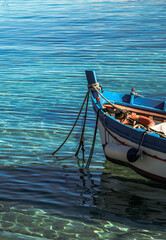 Barca sul mare 