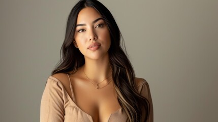 Naklejka premium Hispanic woman wearing a stylish bronze top
