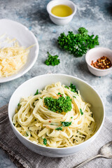 Easy pasta with olive oil and garlic