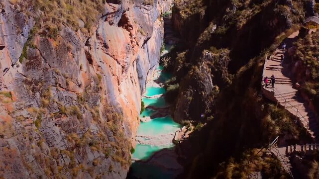 Aguas Turquesa de Millpu, Ayacucho