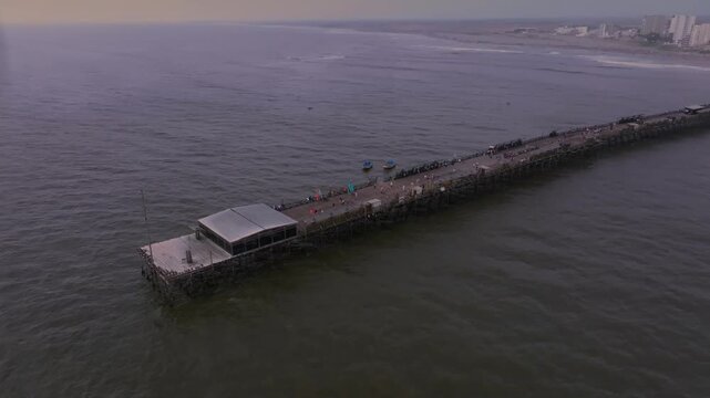 El muelle de Pimentel, el muelle m&aacute;s grande del Per&uacute;
