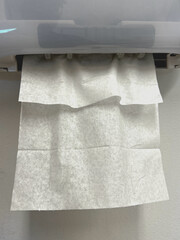 Spender für Papierhandtücher 