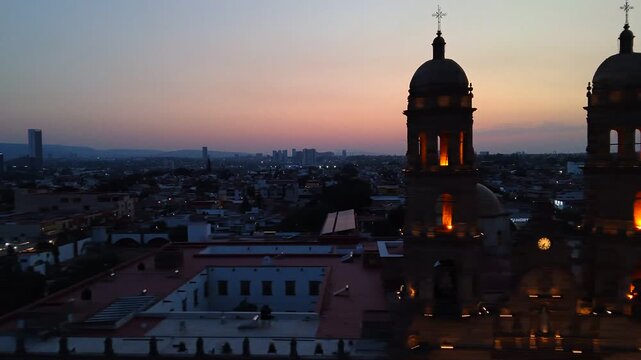 Basilica de Zapopan, Jalisco, Mexico, vista aerea en atardecer