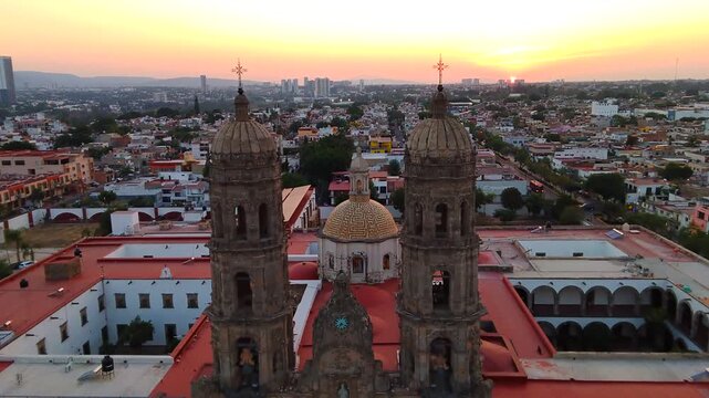 Basilica de Zapopan, Jalisco, Mexico atardecer aereo