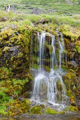 Obraz premium kleiner, namenloser Wasserfall in den Westfjorden, Island