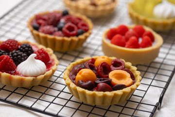 shortcrust pastry berry baskets, mini tarts