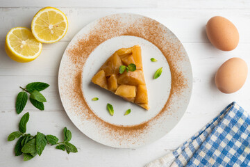 Delicious tarte tatin with apples from an overhead perspective.