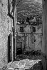 the historic center of Roccamandolfi