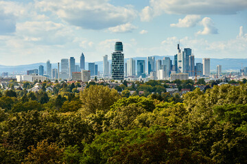 Goetheturm in Frankfurt am Main mit Blick auf die Skyline