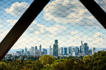 Goetheturm in Frankfurt am Main mit Blick auf die Skyline