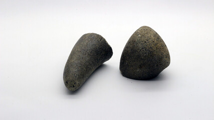 Broken stone grinder
