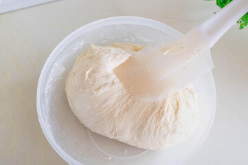 チャパタのヘラでまとめた生地