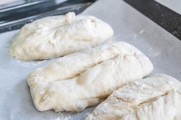 二次発酵後にクープを入れた生地