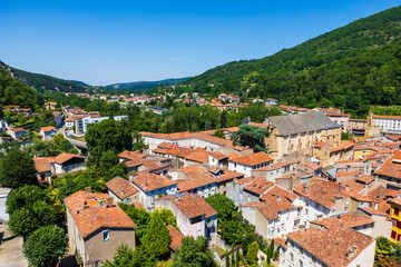 Obraz premium Vue sur le centre-ville de Foix depuis le Château de Foix