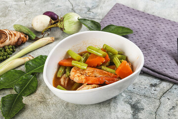 Prawn with asparagus and spices