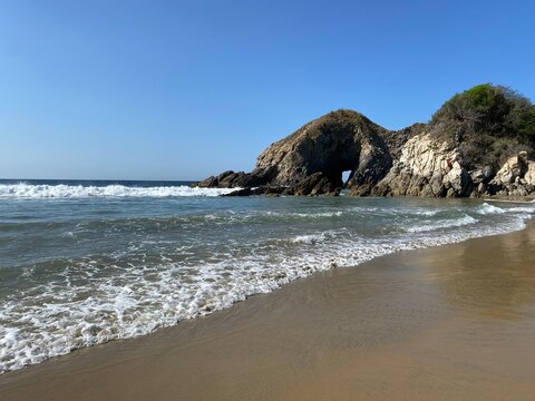 Rock formations near Playa Zipolite, &lrm;⁨Oaxaca⁩, ⁨Mexico⁩
