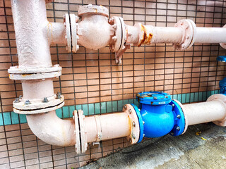 pipeline with valves