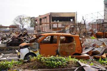 能登半島地震の地震で焼けた車　輪島