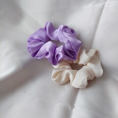 scrunch rubber lies silk