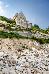 Die alte Kirche von Højerup an ser Ostküste Dänemarks
