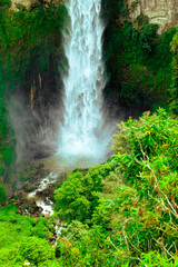 Obraz premium An iconic waterfall known as Sipiso - Piso Waterfall in Karo, Sumatra Utara, Indonesia.