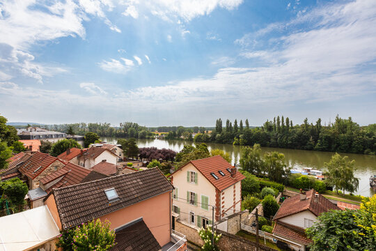 Vue sur la seine &agrave; Conflans st-Honorine, France