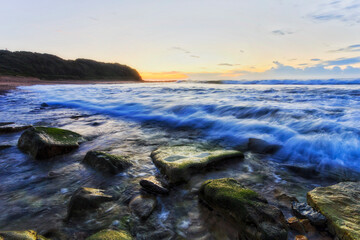 SEa HB Green Rocks wave