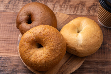 プレーンベーグル・黒糖ベーグル・胚芽ベーグル