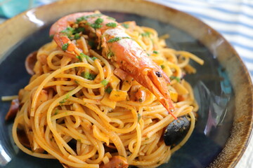 delicious spaghetti with mussels and prawns