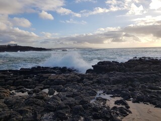 Obraz premium beach with rocks and sea