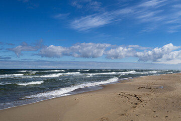 morze, ocean, plaża, fale, woda, wzburzone morze, niebo, słońce, lato, chmury, krajobraz, spienione fale,