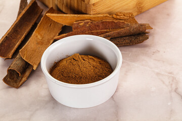 Natural Cinnamon powder with sticks