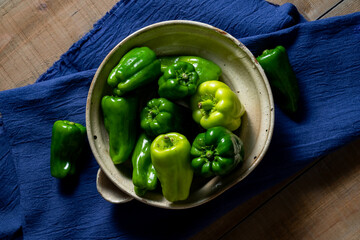 Green peppers.
Image of fresh green peppers.
